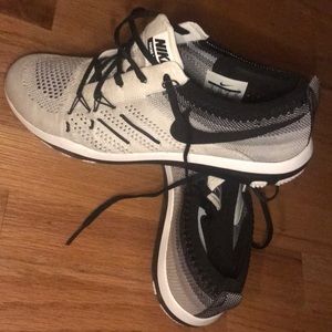 Women’s Nike Focus Flyknit sneakers